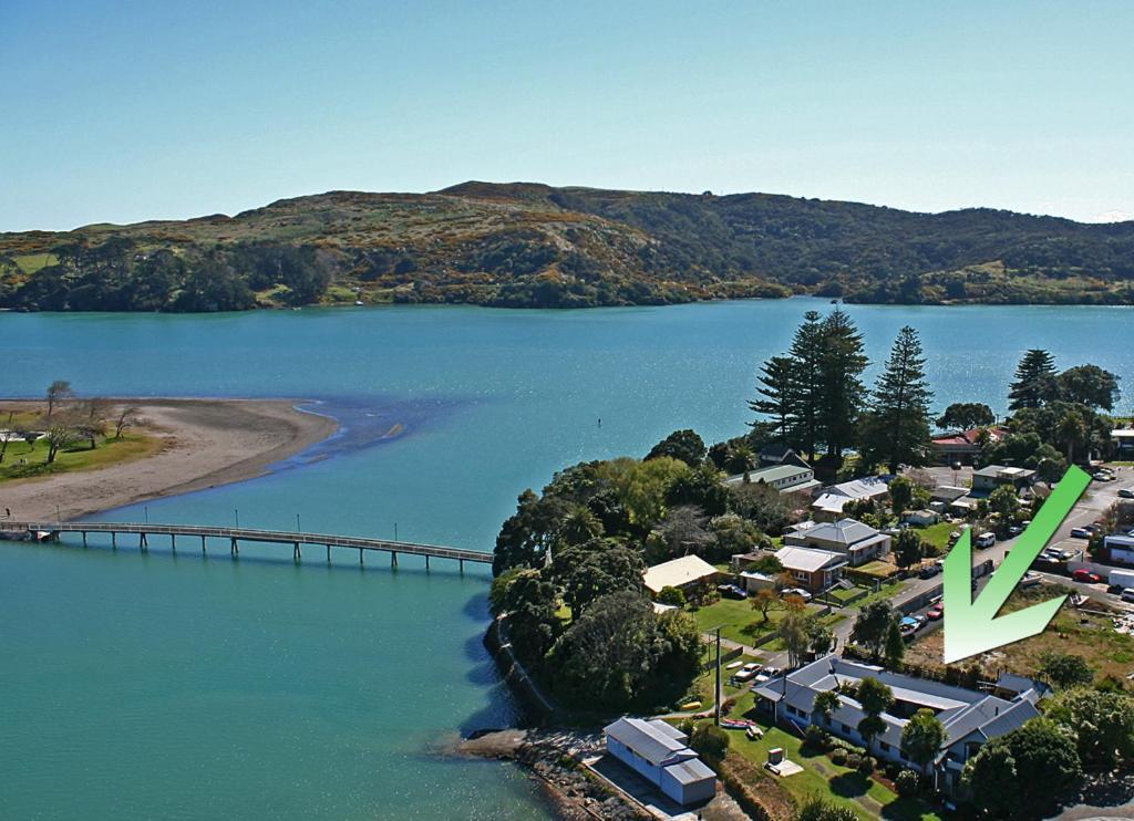 Raglan Backpackers Hostel Exterior photo